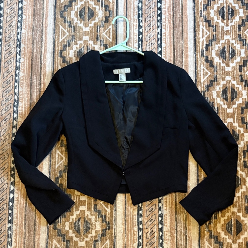 Elegant Black Women's Cropped H&M Blazer